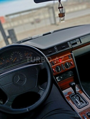 Mercedes E 220 1994, 550,000 km - 2.2 l - Bakı