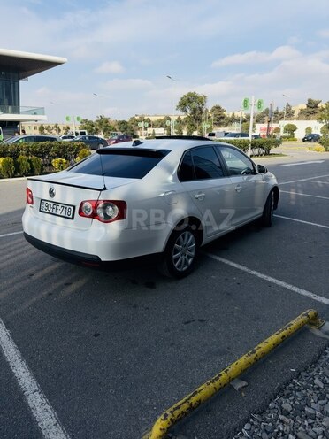 Volkswagen Jetta 2009, 242,000 km - 1.6 л - Bakı