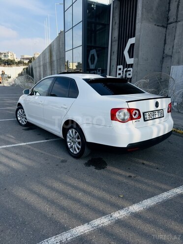 Volkswagen Jetta 2009, 242,000 km - 1.6 л - Bakı