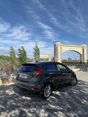 Ford Fiesta 2015, 137,000 km - 1.0 l - Naxçıvan