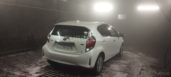 Toyota Aqua 2018, 120,000 km - 1.5 l - Bakı