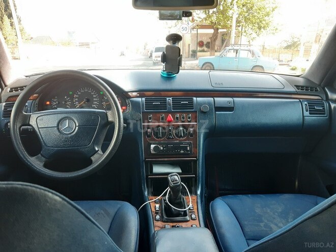 Mercedes E 220 d 1998, 551,000 km - 2.2 л - Tovuz