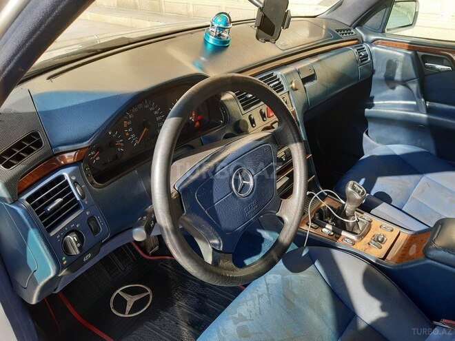 Mercedes E 220 d 1998, 551,000 km - 2.2 л - Tovuz