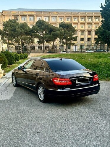 Mercedes E 220 d 2011, 208,123 km - 2.2 l - Bakı