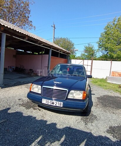 Mercedes E 200 1993, 364,259 km - 2.0 l - Zaqatala