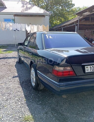 Mercedes E 200 1993, 364,259 km - 2.0 l - Zaqatala