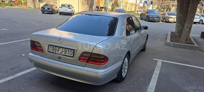 Mercedes E 270 2001, 329,140 km - 2.7 l - Bakı