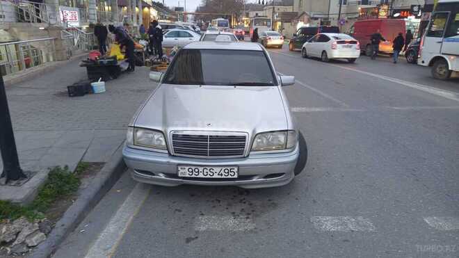 Mercedes C 220 d 1999, 318,000 km - 2.2 l - Bakı