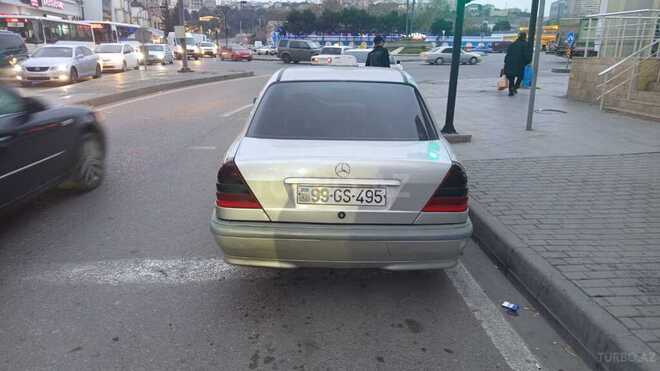 Mercedes C 220 d 1999, 318,000 km - 2.2 l - Bakı