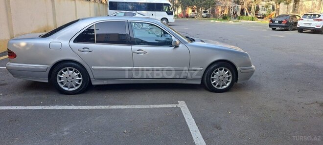 Mercedes E 270 2001, 329,140 km - 2.7 l - Bakı