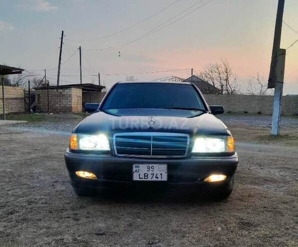 Mercedes C 220 1995, 450,000 km - 2.2 л - Saatlı