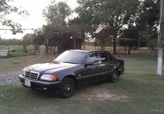 Mercedes C 220 1995, 450,000 km - 2.2 л - Saatlı