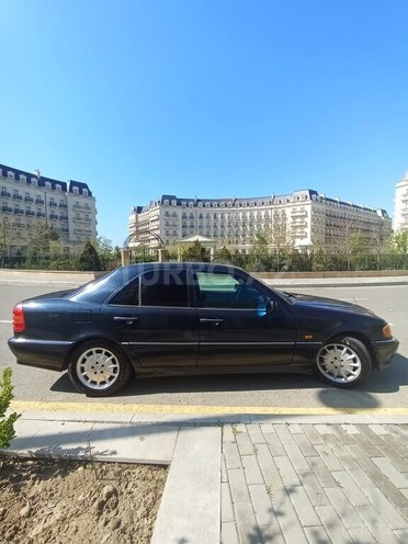 Mercedes C 220 1996, 175,255 km - 2.2 l - Bakı