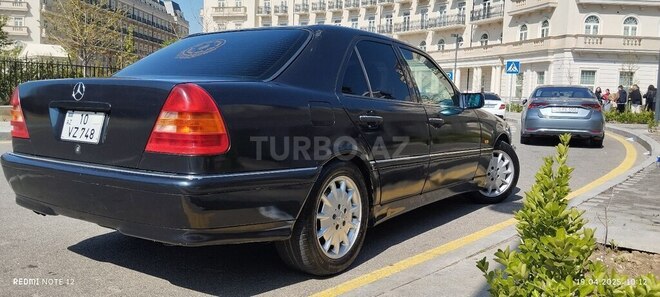 Mercedes C 220 1996, 175,255 km - 2.2 l - Bakı