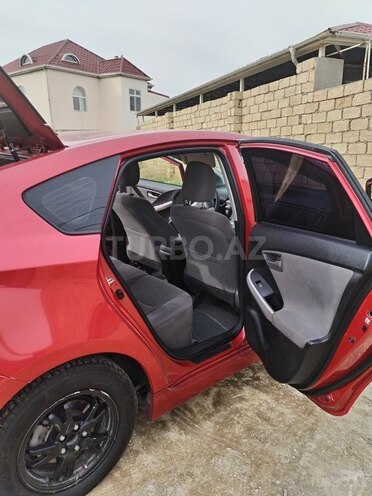 Toyota Prius 2015, 275,925 km - 1.8 л - Sumqayıt