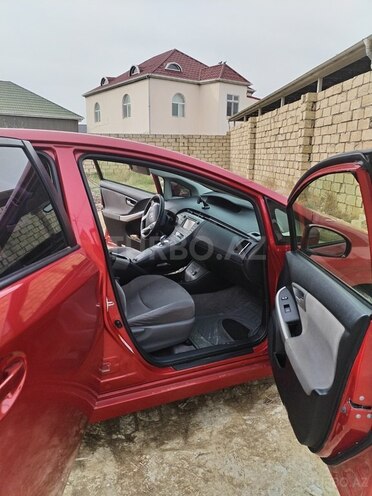 Toyota Prius 2015, 275,925 km - 1.8 л - Sumqayıt