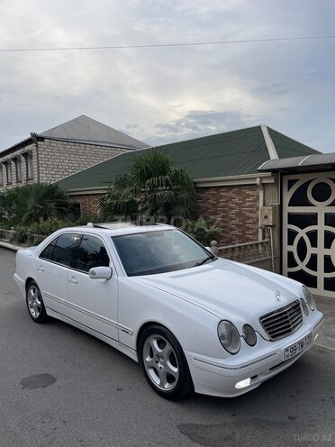 Mercedes E 320 2001, 204,000 km - 3.2 l - Qazax