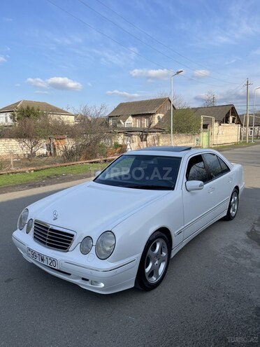 Mercedes E 320 2001, 204,000 km - 3.2 l - Qazax