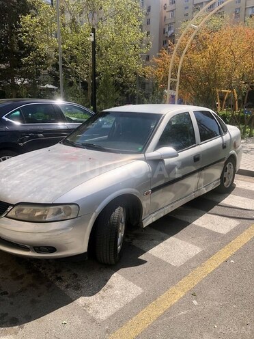 Opel Vectra 1999, 320,000 km - 1.6 l - Bakı