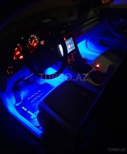 Audi A4 2003, 325,000 km - 2.0 l - Bakı