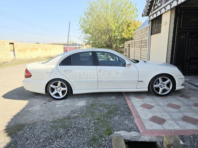 Mercedes E 280-8
