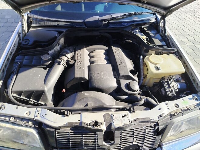 Mercedes C 240 1998, 350,000 km - 2.4 л - Qax