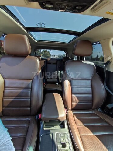 Kia Sorento-12