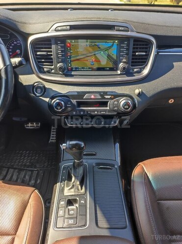 Kia Sorento-8