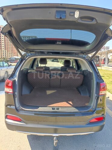 Kia Sorento-16