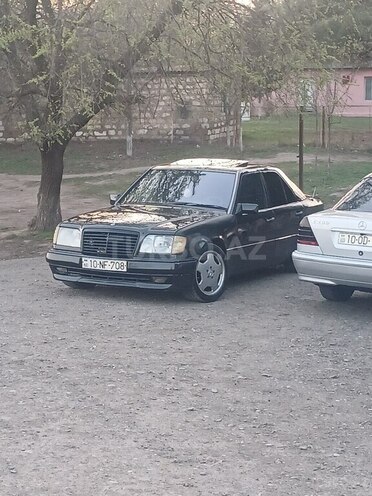 Mercedes E 220 1994, 350,000 km - 2.2 л - Beyləqan