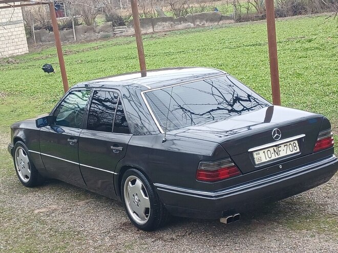 Mercedes E 220 1994, 350,000 km - 2.2 л - Beyləqan