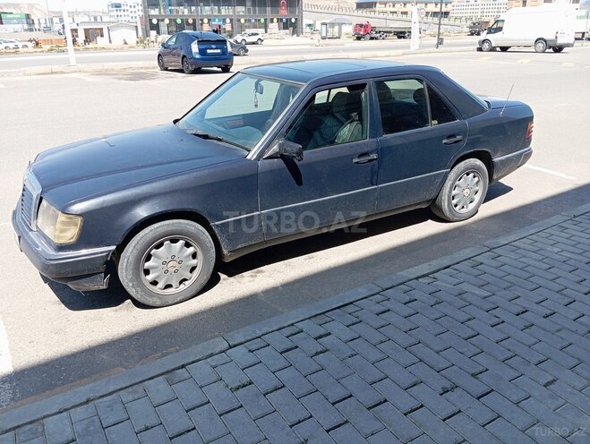 Mercedes E 220 1993, 642,808 km - 2.2 l - Bakı