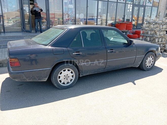 Mercedes E 220 1993, 642,808 km - 2.2 l - Bakı