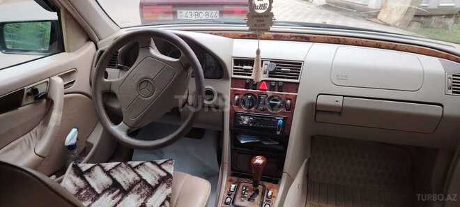 Mercedes C 230 1999, 405,555 km - 2.3 л - Lerik