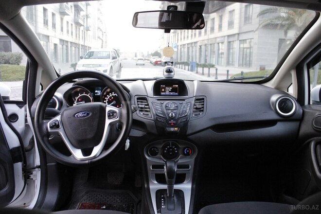 Ford Fiesta 2019, 145,000 km - 1.6 l - Bakı