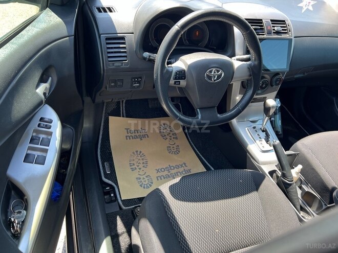 Toyota Corolla 2013, 246,000 km - 1.6 l - Bakı