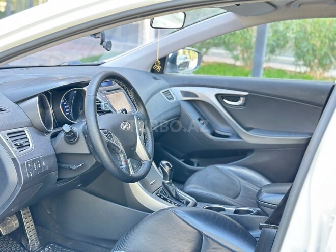 Hyundai Avante 2015, 313,000 km - 1.6 l - Bakı