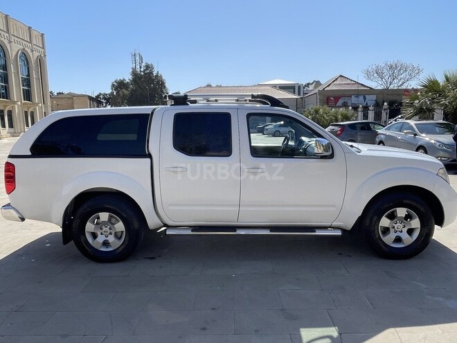 Nissan Navara 2013, 260,000 km - 2.5 l - Bakı