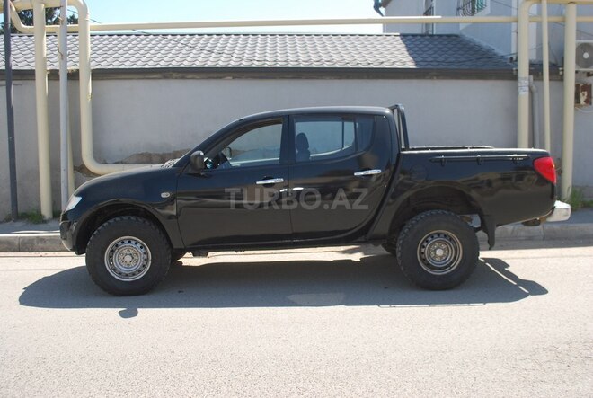 Mitsubishi L200 2011, 425,471 km - 2.5 l - Bakı