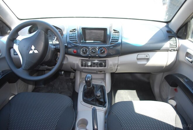 Mitsubishi L200 2011, 425,471 km - 2.5 l - Bakı