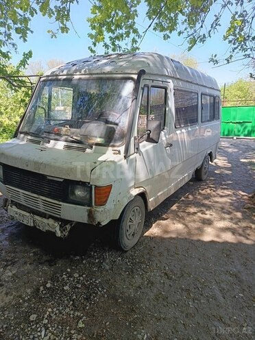 Mercedes 609 D 1993, 200,030 km - 2.3 л - Bakı