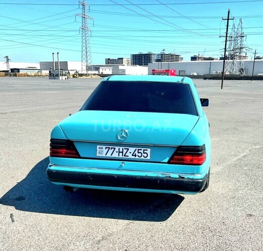 Mercedes E 260 1985, 398,571 km - 2.6 l - Bakı