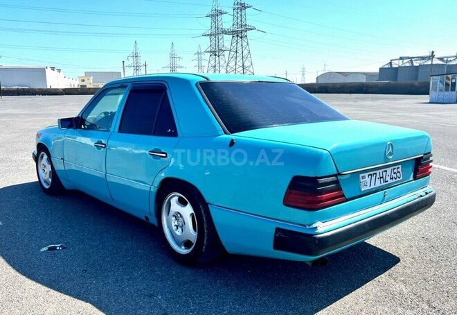Mercedes E 260 1985, 398,571 km - 2.6 l - Bakı