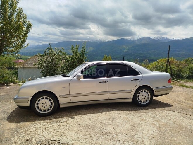 Mercedes E 200 1998, 266,000 km - 2.0 l - Bakı
