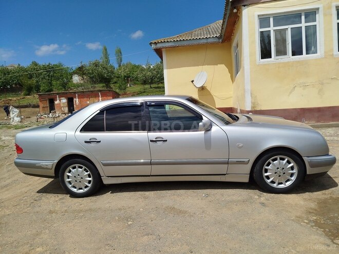 Mercedes E 200 1998, 266,000 km - 2.0 l - Bakı