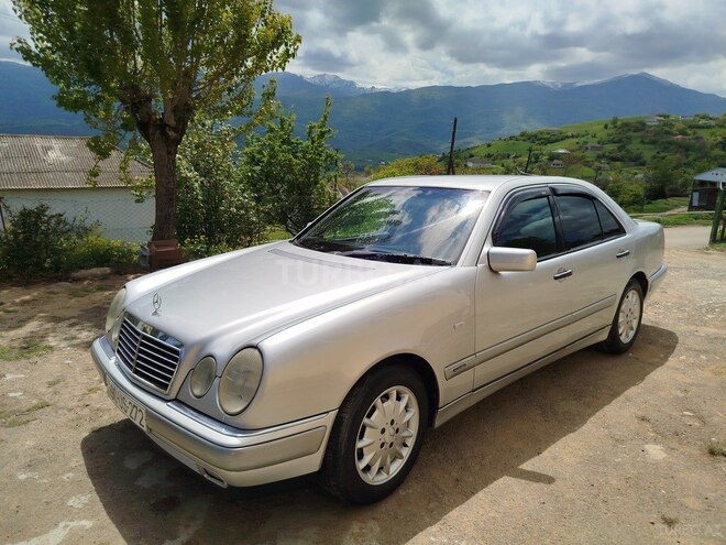 Mercedes E 200 1998, 266,000 km - 2.0 l - Bakı