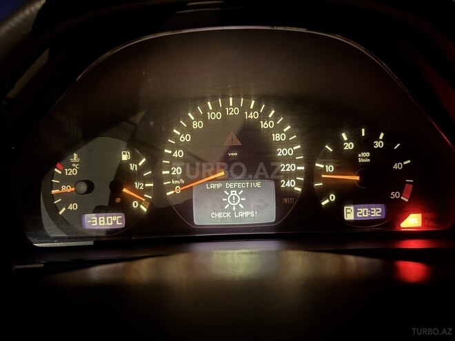 Mercedes E 220 d 2000, 234,000 km - 2.2 л - Şirvan