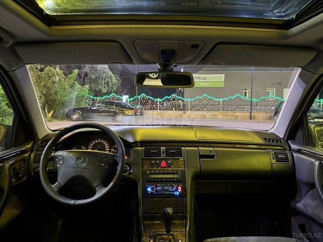 Mercedes E 220 d 2000, 234,000 km - 2.2 л - Şirvan