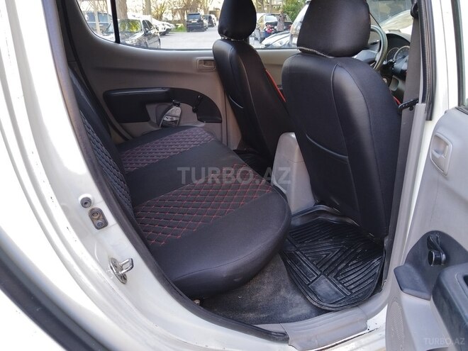 Mitsubishi L200 2013, 330,000 km - 2.5 l - Bakı