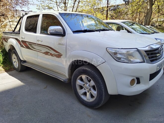 Toyota Hilux 2012, 250,000 km - 2.5 l - Bakı